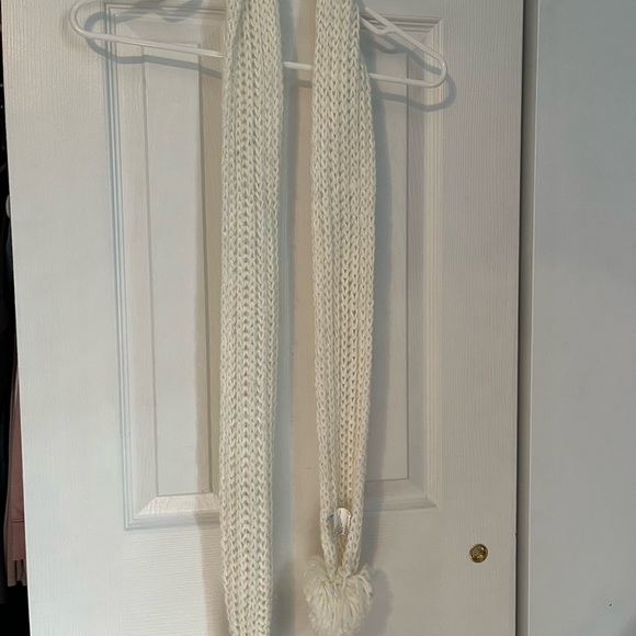 2 scarf bundle - Picture 2 of 6